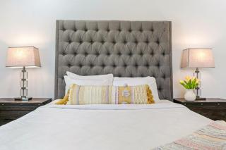 Stylish 4BR Condo in Downtown by Hosteeva - New Orleans - 1
