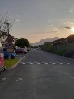 Lovely 2 bed in a secure complex with BBQ area - Città del Capo - 6