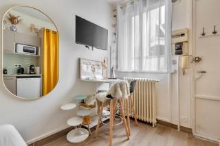 NEW Studio Champs Elysées 2PAX - París - 2