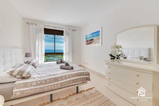 Golfer's paradise - 2BR with garage and pool - San Roque - 2