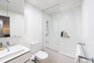 Central 2BR-2BA Resort-Style Retreat In Hamilton - Brisbane - 7
