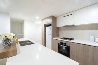 Central 2BR-2BA Resort-Style Retreat In Hamilton - Brisbane - 6