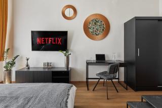 Prague Days - Sunlit 1BDR Apartments - Netflix - Central Yet Quiet - New Town - Prague - 8