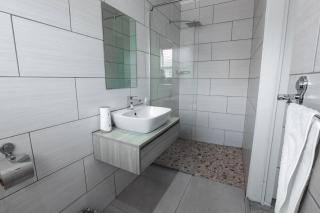 Milo's Sky Grey Guest House - No Load shedding - Kapstadt - 2