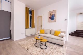 Central n' Cozy T8 Apartment w' 2BEDRM - Budapest - 4