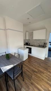 Ustay Fulham - London - 2