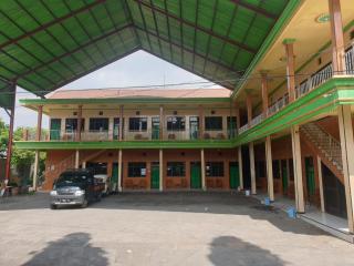 OYO 92693 Houstel Darma Syariah - Probolinggo - 8