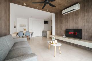 Lumi Tropicana Netflix CityView Balcony Muji 6pax - Petaling Jaya - 0