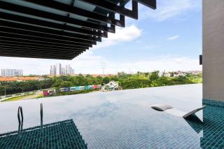 Lumi Tropicana Netflix CityView Balcony Muji 6pax - Petaling Jaya - 2
