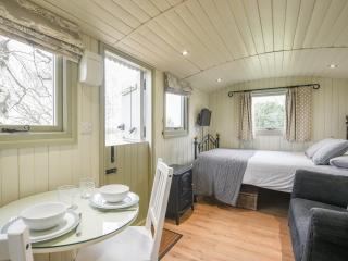 Hay And Hedgerow Glamping - - 7