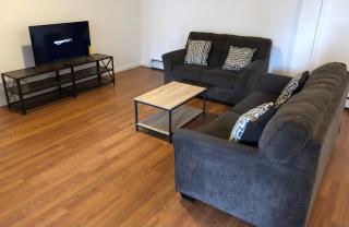 Large and private apartment that sleeps up to 10 people comfortably with direct NYC Manhattan train only 5 minute walk away - Elizabeth - 0