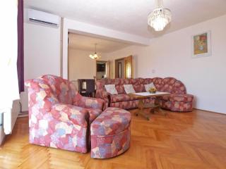 Bright apartment with garden and balcony - Galižana - 2
