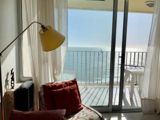 Departamento de tres ambientes frente al mar - 8