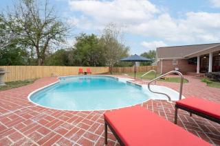 15 Min to UA Private Heated Pool Huge Yard Luxe Master - 6
