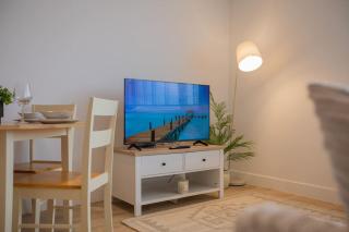 The Coastal Hideaway - East Wittering - 5