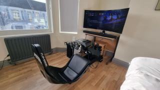 3 Bed Home with Cinema, F1 Racing SIM, 1 GB Internet, BBQ, Garden, 20 Mins London, Parking, EV Port, Metro 5 mins walk - Londra - 6