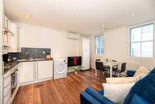 2-bedroom flat in Embankment A short walk away to Trafalgar Square near Big ben, London Eye - Londra - 0