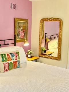 Historic Cottage Retreat-IG Cowboy Pool-Hot Tub - 4