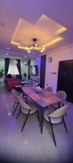 Legend's Court by Daisy's Inn - Lekki - 0