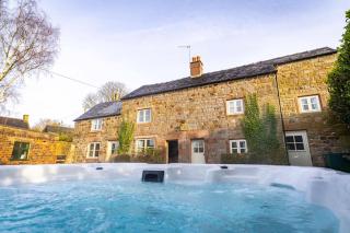 School House, cosy cottage for 12 with hot tub in the Peak District - 6
