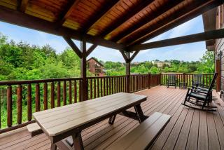 Luxury 4-BR Cabin Near Parkway and Dollywood with Game Room and Hot Tub - 5