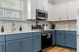 Family-Friendly 4BR with Fenced Yard & Parking - Durham - 7