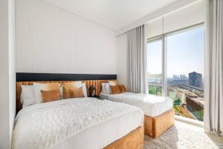 Prime Location Full Burj View in Downtown Dubai - 1