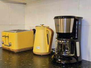 Duplex Home with 3 Bedrooms and Large Sofa-bed plus Back Patio, near Angel and King's Cross Station - 6