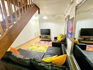 Duplex Home with 3 Bedrooms and Large Sofa-bed plus Back Patio, near Angel and King's Cross Station - Londra - 8