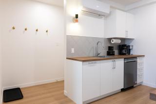 #5 - Spacious 3Bds - Self Check in - Plateau - St-Denis - AC - TV - Montréal - 5