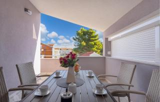 Nice Apartment In Vodice With Wifi - 9
