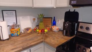 Piña Pecan House by Palace of Nobles - Charlotte - 3