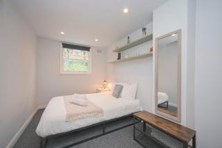 Modern 1BD Basement Flat Near Victoria Park London - Londen - 1