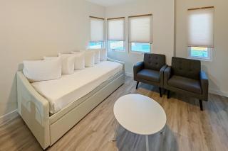 The Beach Suite #4 - 9
