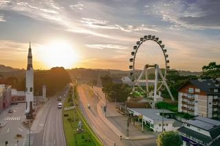 Ao lado da roda gigante - Canela - 3