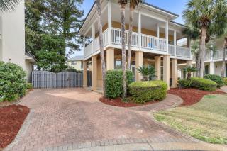 Luxury Beach House Steps from Pool and Short Walk to Private Beach Pavilion - Destin - 4