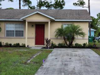 Cheerful 2 bedroom that is close to the water - 2