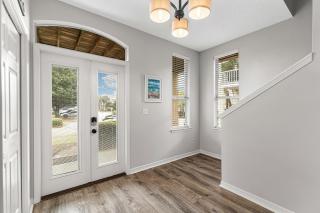 Luxury Beach House Steps from Pool and Short Walk to Private Beach Pavilion - Destin - 2