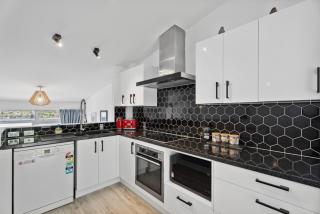 Lake View Greenstone Apartment - Unit 5 - 4