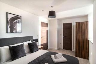 Old Trafford 2 Bed 2 Bathroom - Manchester - 1