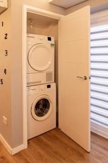 Detached 2 Bedroom House - 10 minute's walk to Town Centre - Free Parking, Fast Wifi and Smart TVs by Tejza Property - 6