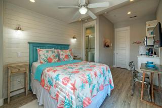 Sailfish Dolphin Buyout by AvantStay 2 units Marina Front View Patio - 2