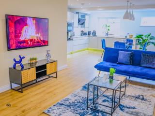 Deja Blue by AltoLuxoExperience Short Lets & Serviced Accommodation With Free Parking - Bristol - 9