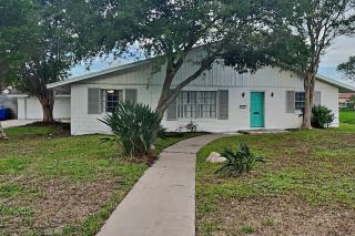 Oceanfront Retreat 2 Homes for 29-Guests - 7