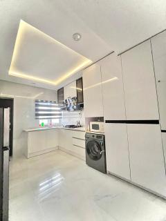 Luxury 3 bedroom Apartment - Lekki - 4