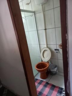 alugo quarto com 1 cama casal e 2 solteiro - 2