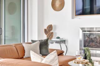 Henley's Treasure - Experience Opulence on the Ocean - Henley Beach South - 3