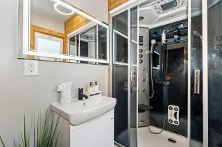 NEW Cozy Coy Cabin with Hot Tub & AC - Big Bear City - 4