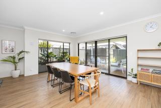 Family Friendly Close 2 Airport, Optus, Crown & City - Perth - 6