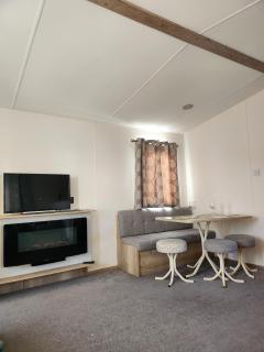 Brilliant 6 Berth Caravan At St Osyth Beach Park In Essex, Ref 28038Cw - Clacton-on-Sea - 8